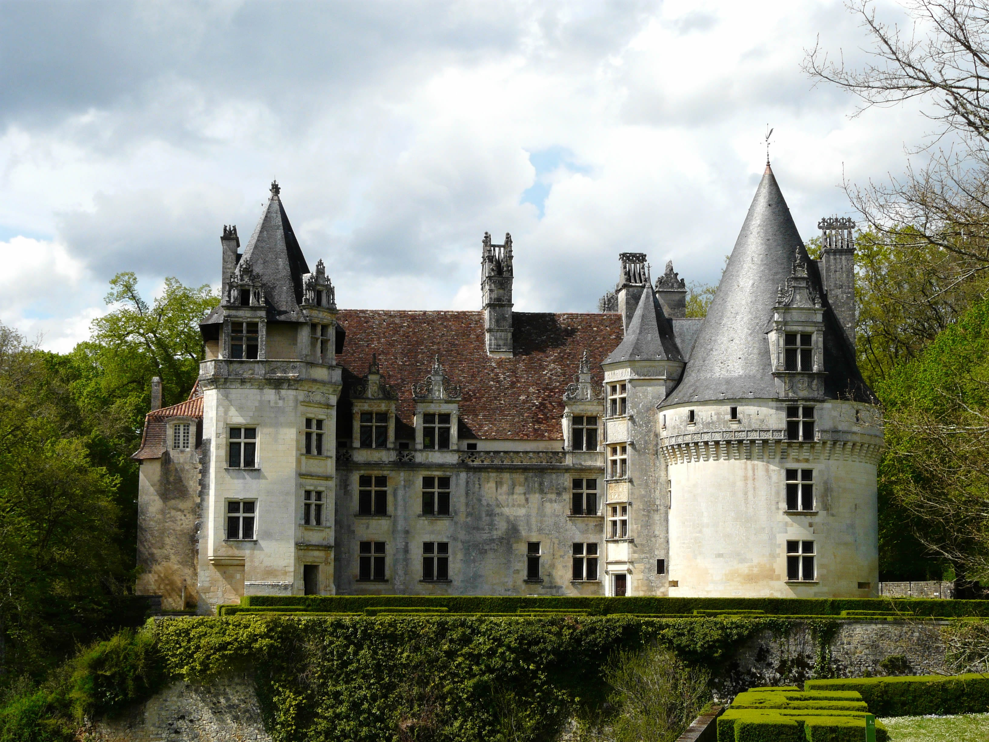Les châteaux de Puyguilhem et de Jumilhac-le-Grand